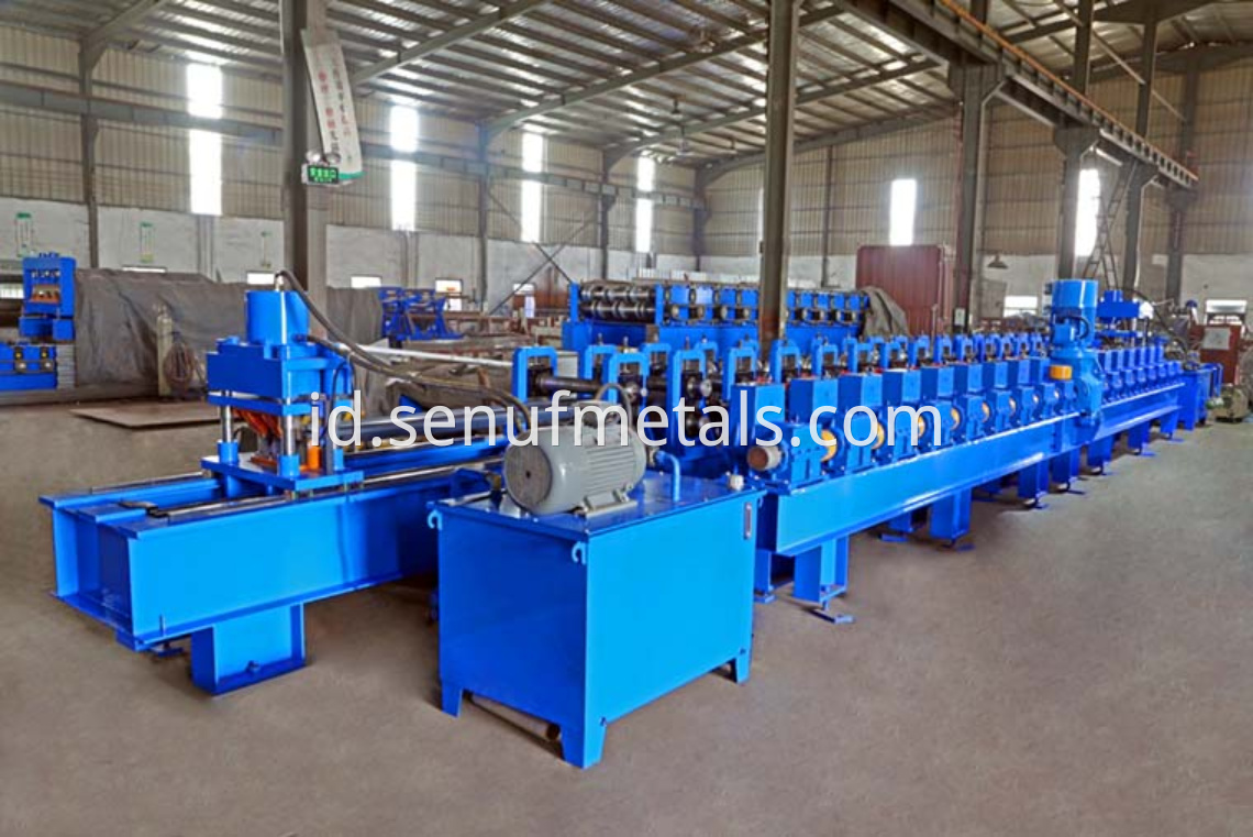 highway guardrail forming machine